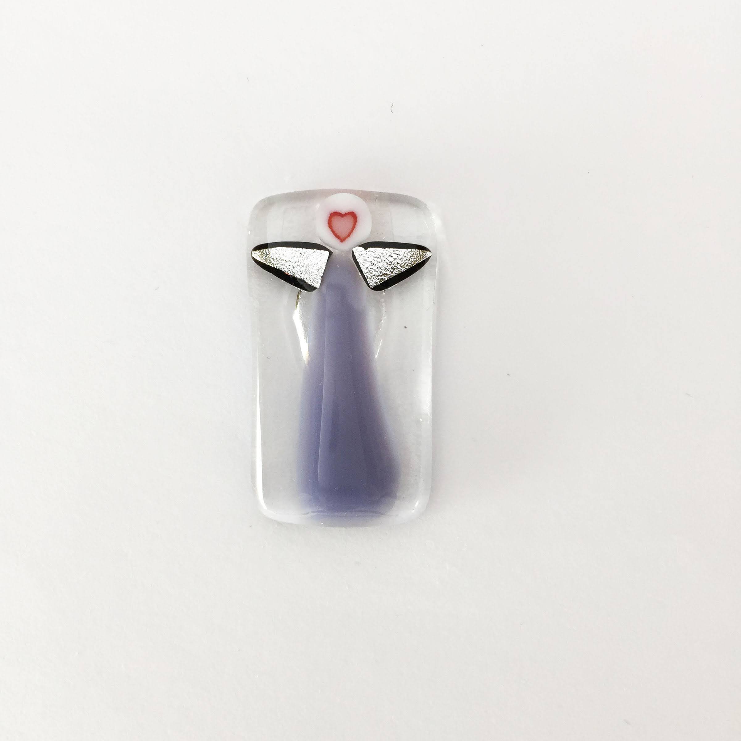 Engleamulet i glas - lavendel med sølvvinger