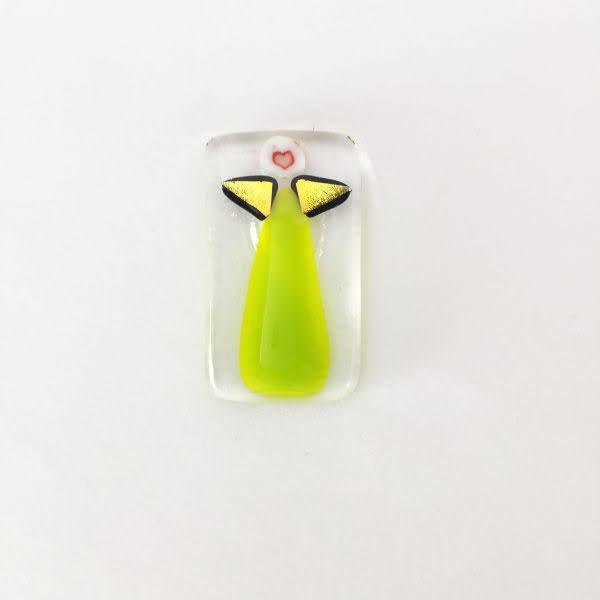 Engleamulet i glas - pistacie med guldvinger